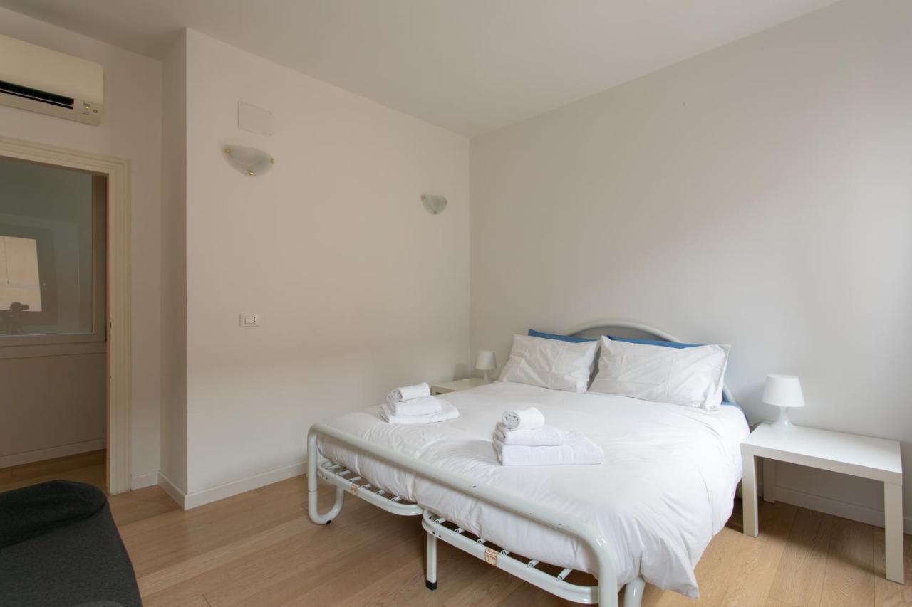 Lance With Lift, 2 Minutes Walk From The Train Station Apartament *