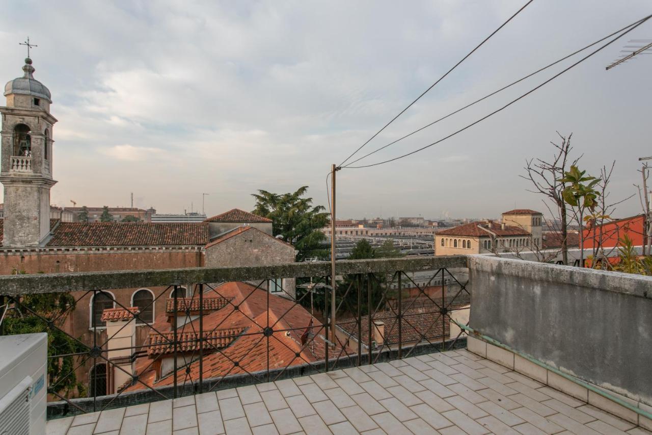 Apartament Lance With Lift, 2 Minutes Walk From The Train Station *