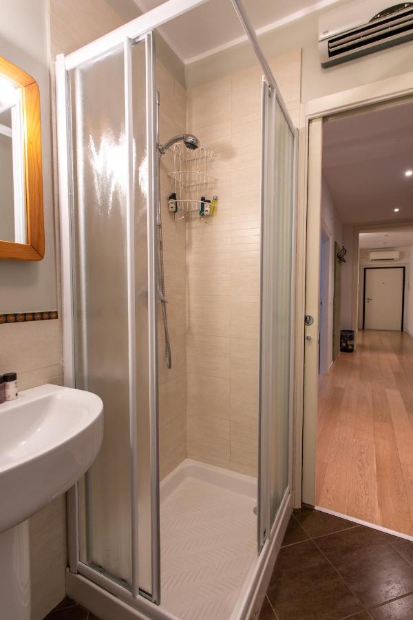 Apartament Lance With Lift, 2 Minutes Walk From The Train Station *